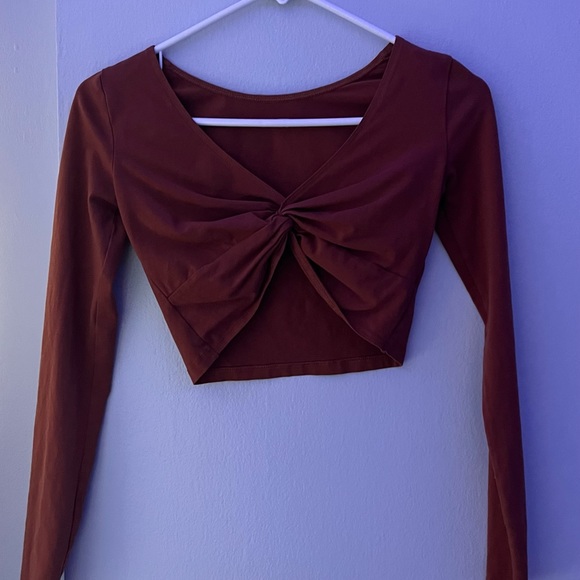 hollister twist front top - Picture 1 of 2